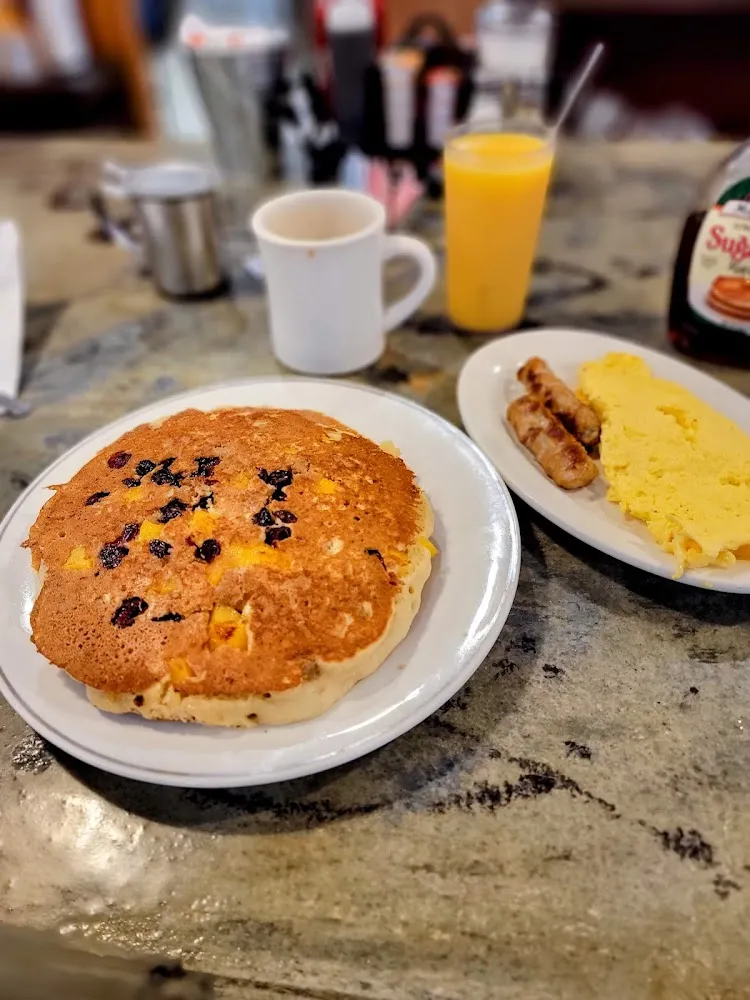 2 Pancakes 2 Eggs